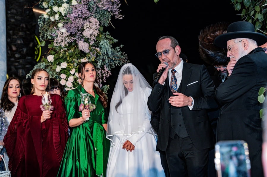 תיעוד מהחתונה: מצד הכלה - שוקי סלומון; מצד החתן - שמוליק הלפרין