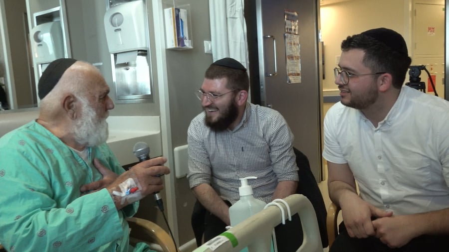 בחורי הישיבות שמשמחים חולים בבתי החולים