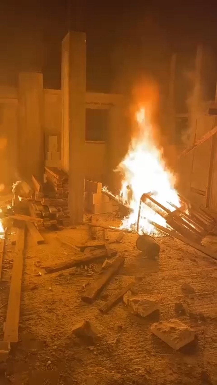 ביתו של המשת"פ הוצת, הלילה