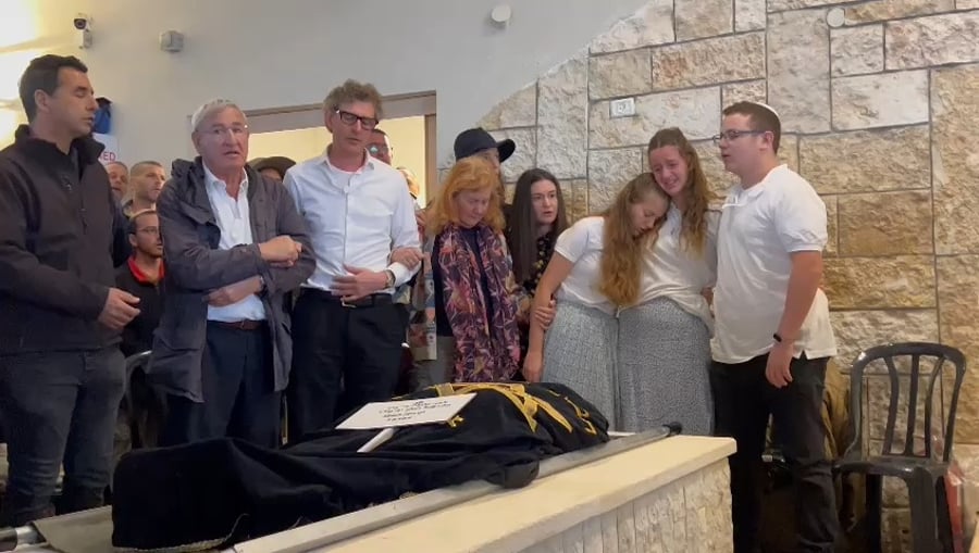 שירת "אני מאמין" בהלוויה