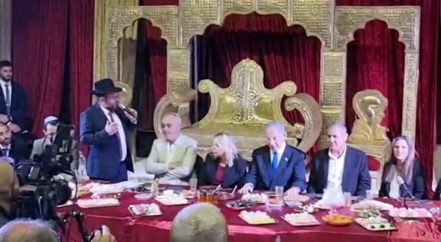 הרב נורדמן נואם לצד ראש הממשלה נתניהו