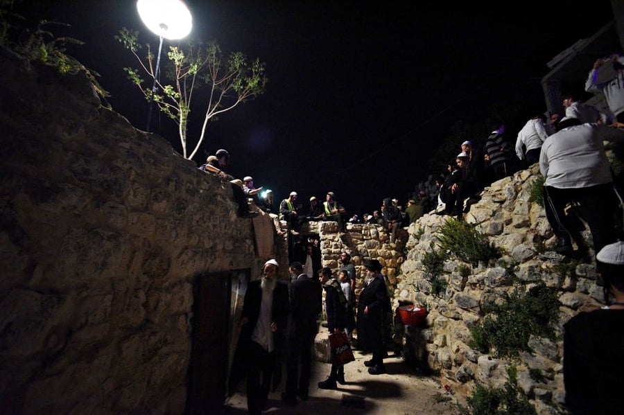 תיעוד ענק ומסכם: אלפים בקברו של יהושע בן נון