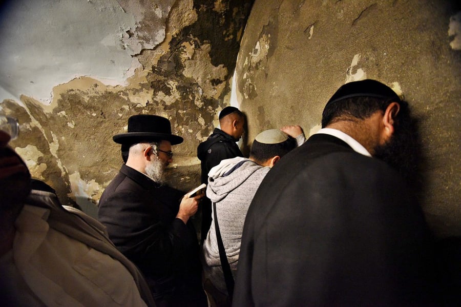 תיעוד ענק ומסכם: אלפים בקברו של יהושע בן נון