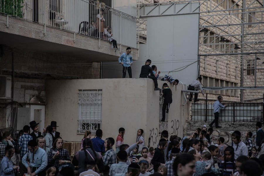 גוגואים או אג'ואים? השוק של ילדי ירושלים | תיעוד מטריף