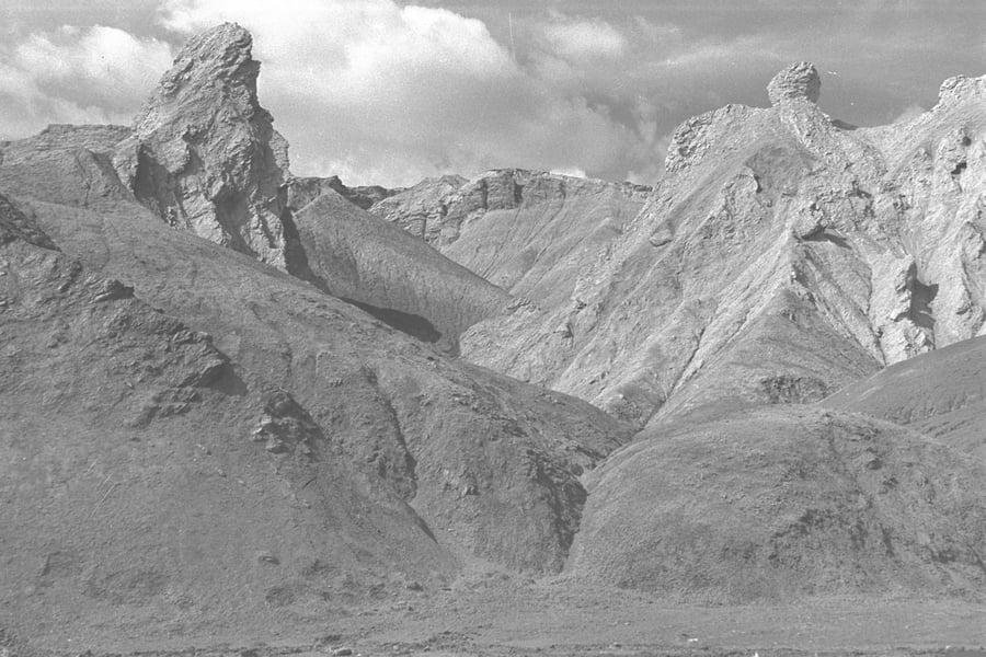 הסלע ליד ים המלח המכונה "אשת לוט", בשנת 1953