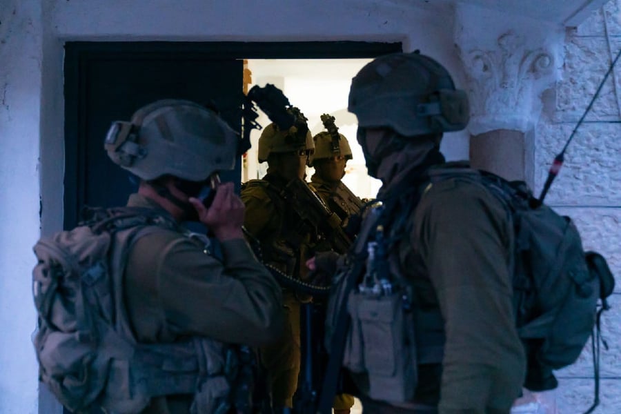 לילה סוער בכפרים הפלסטיניים: חיילי צה"ל עצרו חמישה מבוקשים