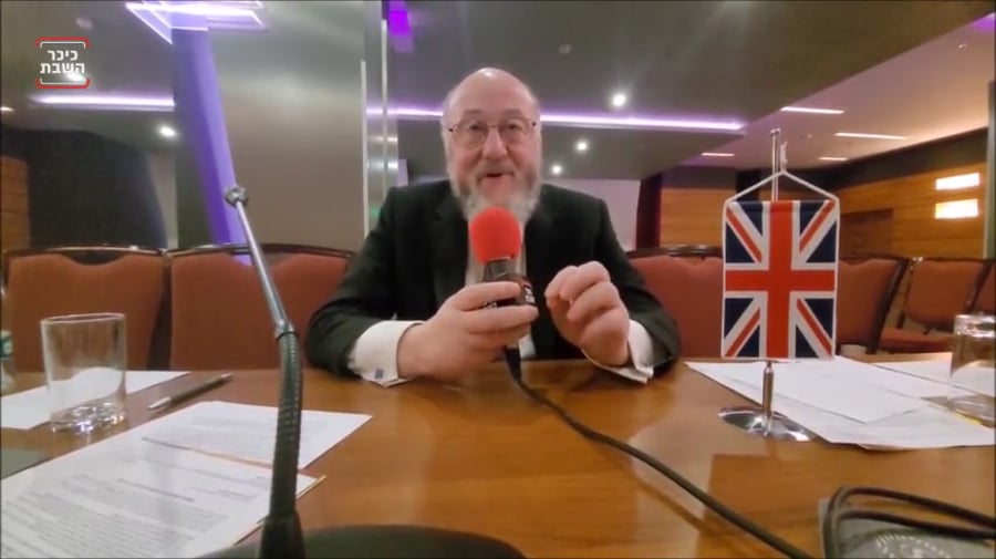 הריאיון של הרב מירוויס לחנני ברייטקופף ברומניה, בו הוא מספר על ההתרגשות בעת הכתרת המלך