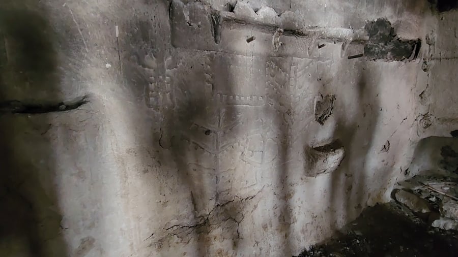 בית המגורים המסתורי בו התגוררו אנשים, חיות ועופות