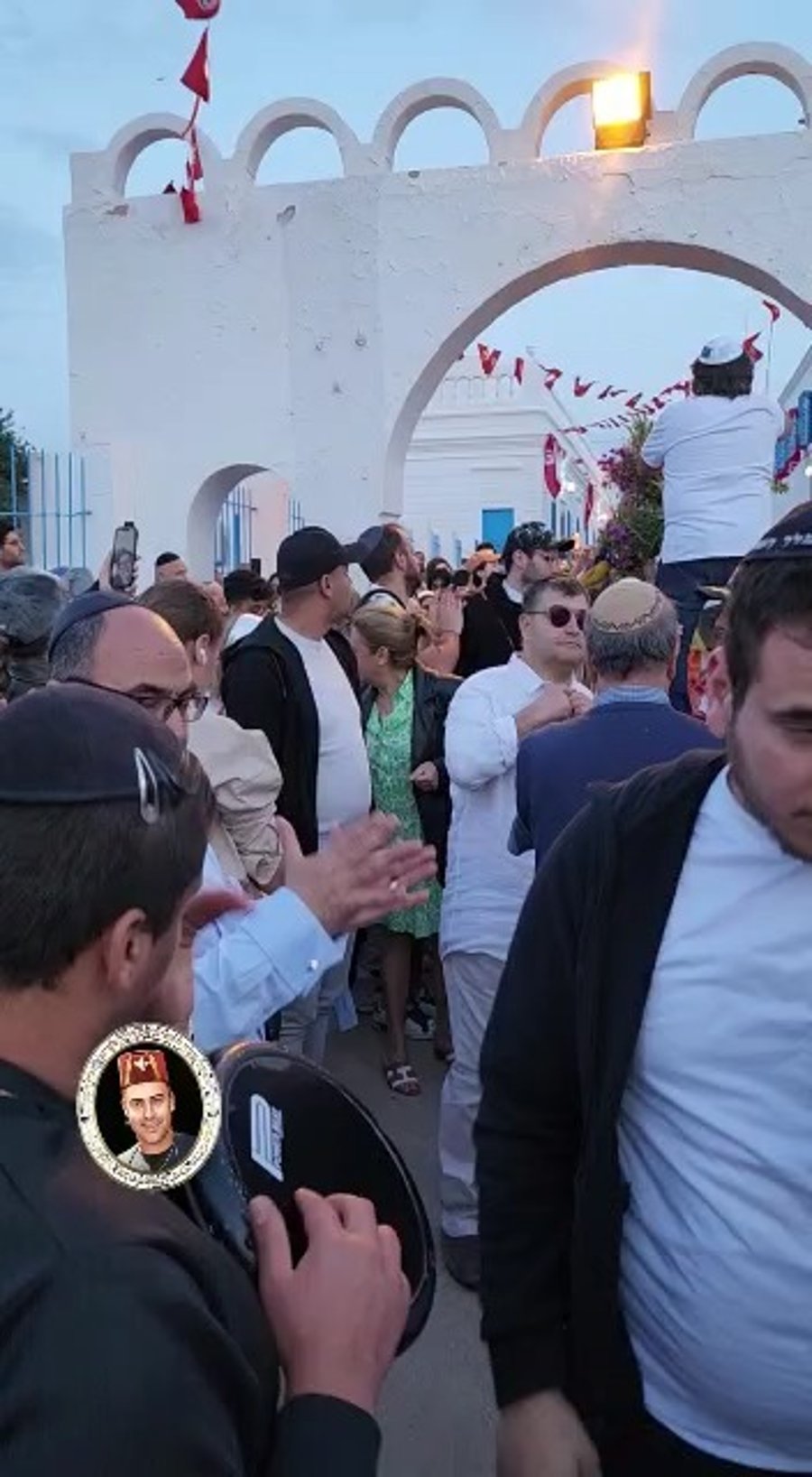 התהלוכה, רגע לפני שהחלו היריות