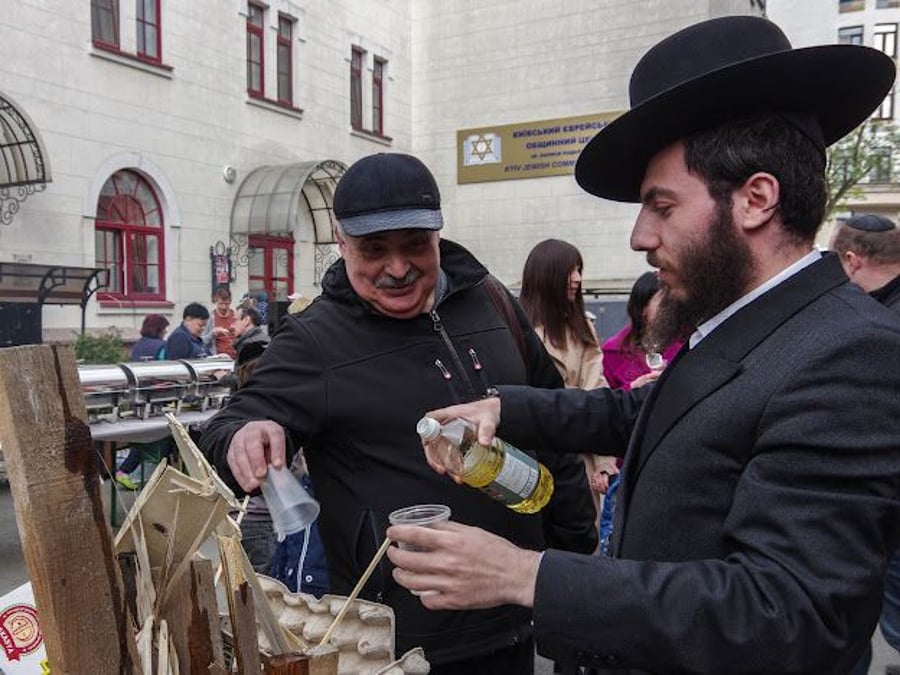 "יהודים שלא נצפו כאן בעבר, החלו להגיע לבית הכנסת"