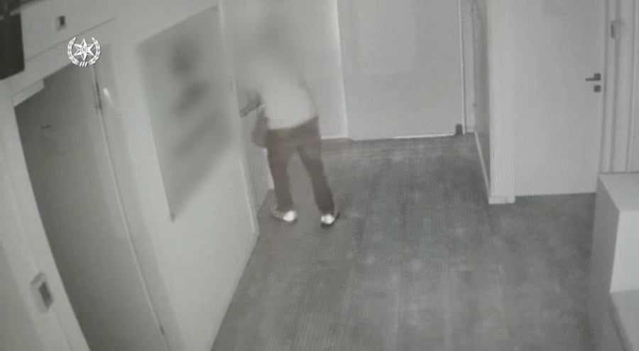 פורץ למשרדים