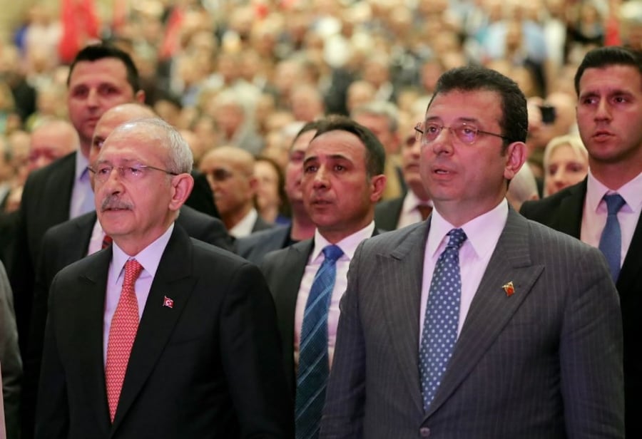 היה מנצח את ארדואן? ראש עיריית איסטנבול (מימין) לצדו של מועמד האופוזיציה כאמל קיליצ'דראולו