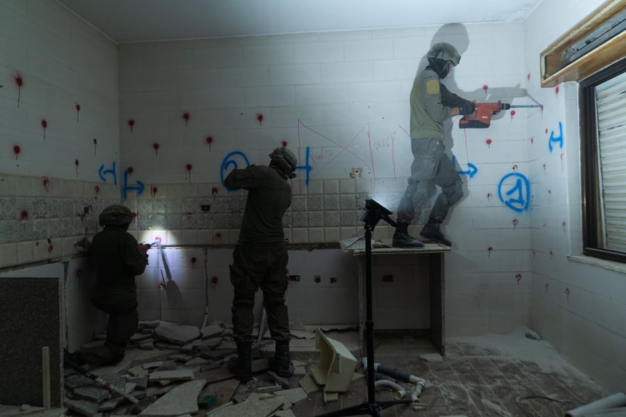 תיעוד: נהרס בית המחבל שביצע את פיגועי המטענים בי-ם