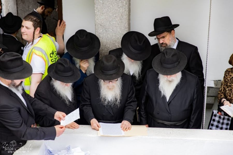 בתפוצות ישראל ציינו את יום ההילולא של הרבי מליובאוויטש זי"ע; המונים עלו לציונו
