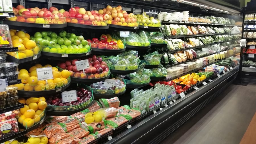 בעולם יותר זול לקנות פירות וירקות בשביל לאכול בריא יותר
