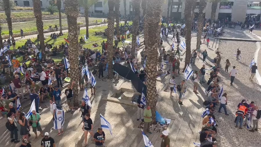 המתחם הפתוח והפנוי בנתב"ג