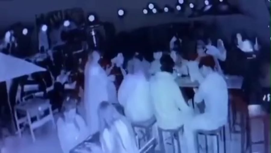 רגע הפיצוץ במסעדה