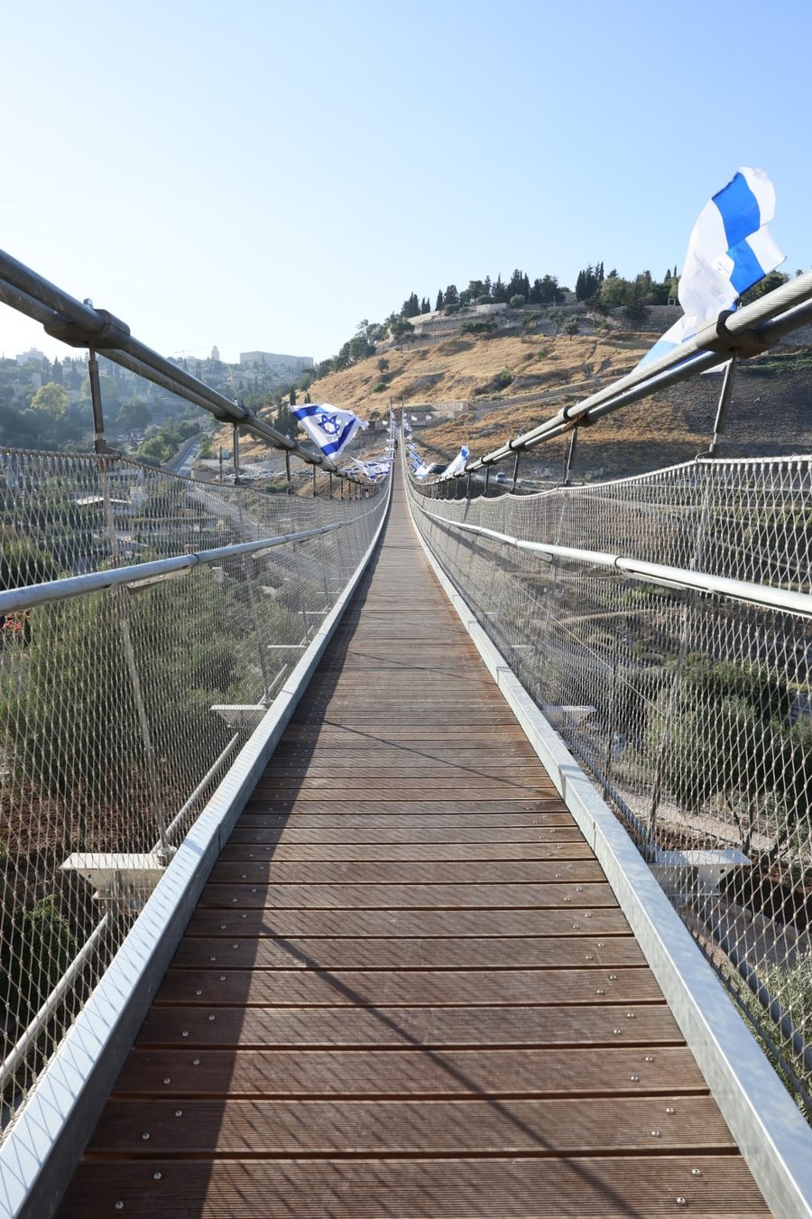 הגשר התלוי הארוך בישראל נפתח בירושלים | צפו בתיעוד