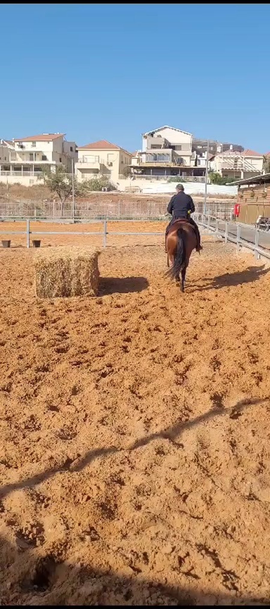צפו במפכ"ל המשטרה רוכב על סוס