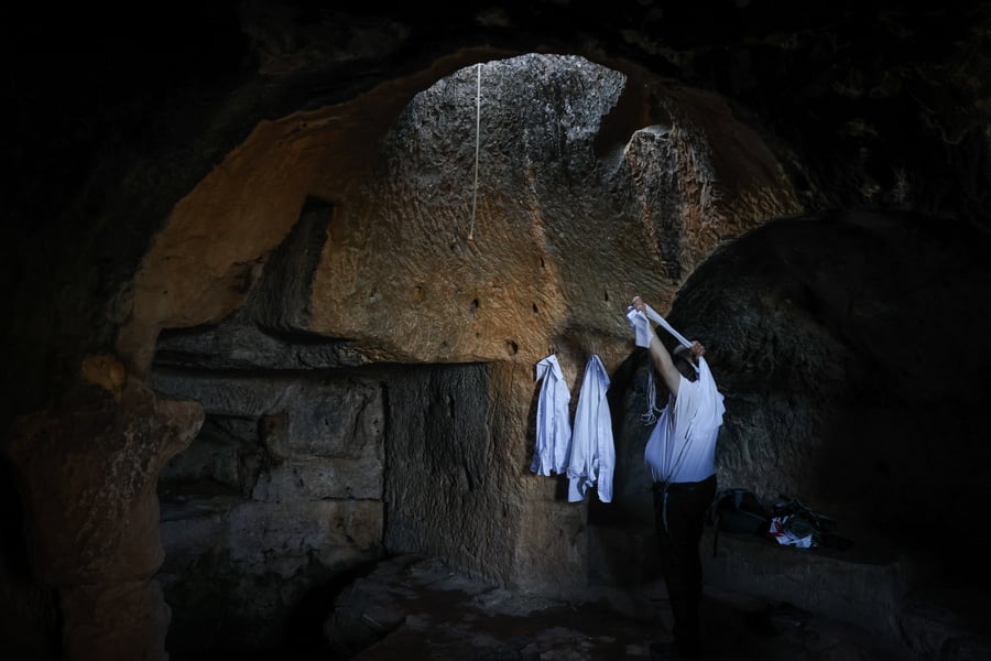 טבילה ורכיבה על סוס וגמל - בקבר שמואל הנביא | תיעוד