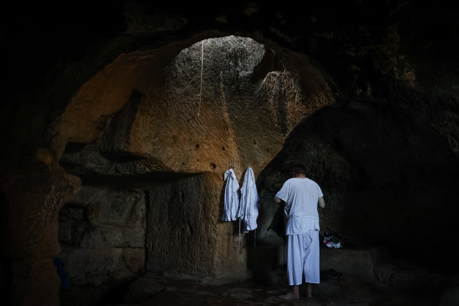 טבילה ורכיבה על סוס וגמל - בקבר שמואל הנביא | תיעוד