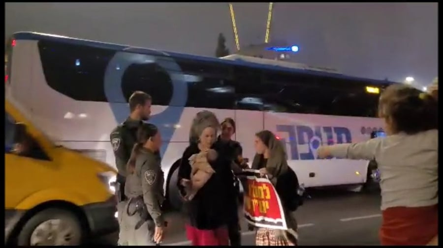 צפו במחאה בכניסה לעיר ירושלים