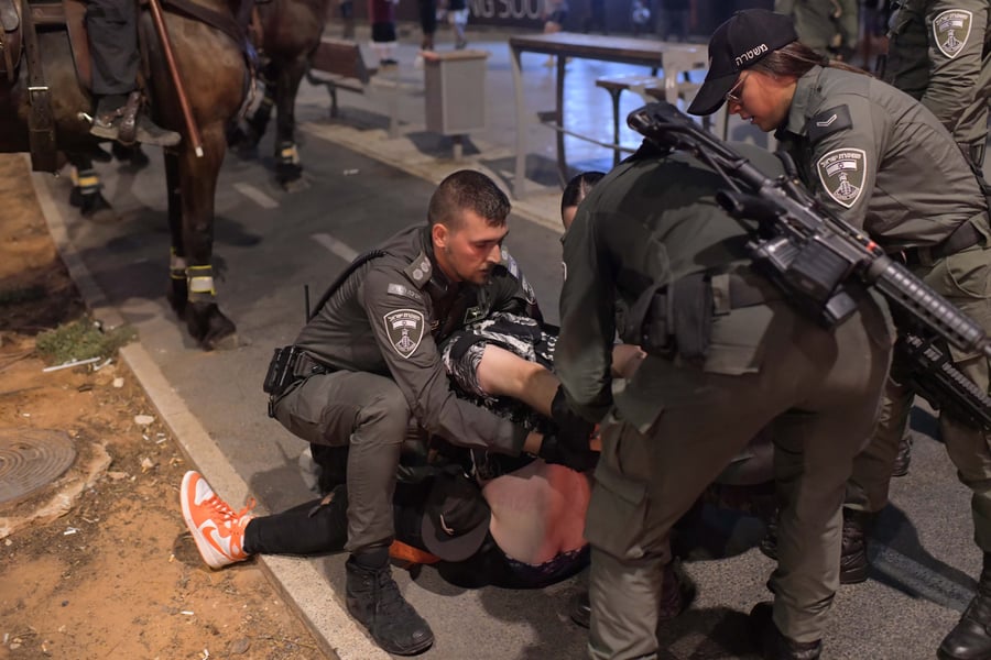 תיעוד מסכם מהפגנת 'צדק לרפאל': שוטרים נפצעו, 8 עצורים