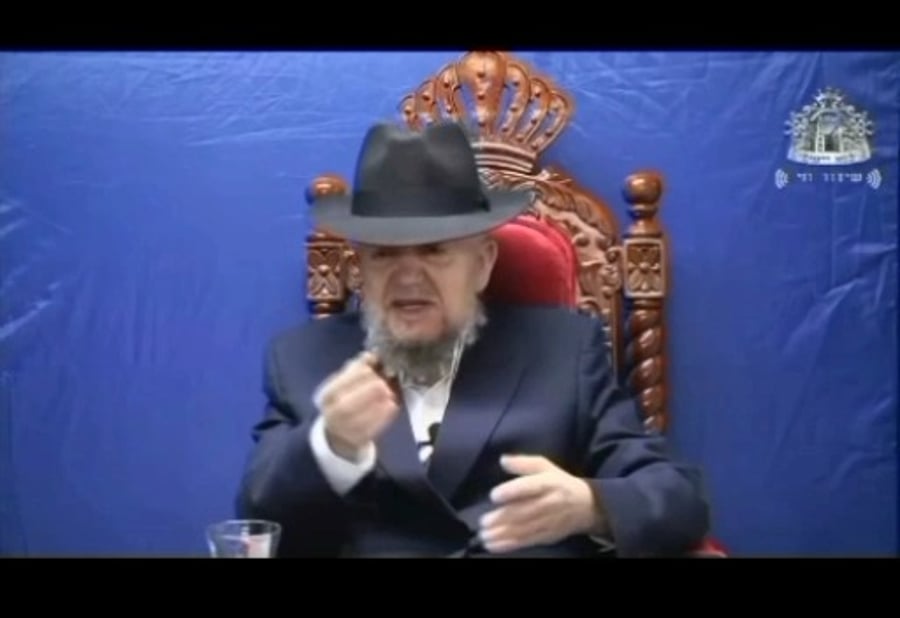 הרב נגד הנשים שבאו להפגין | צפו