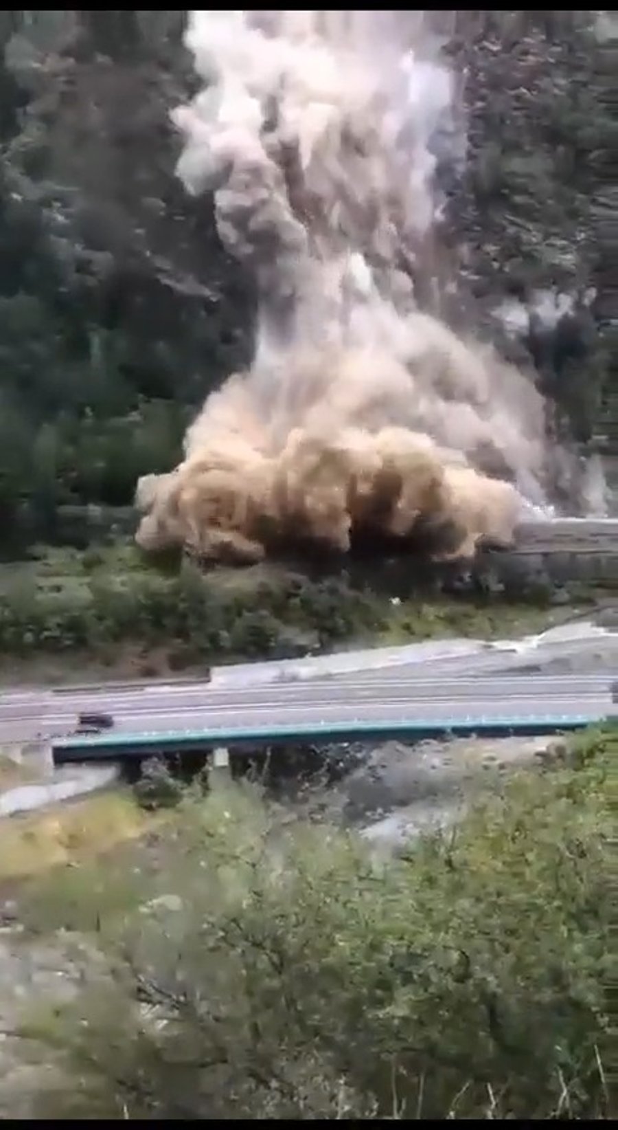 מפולת הסלעים באלפים 