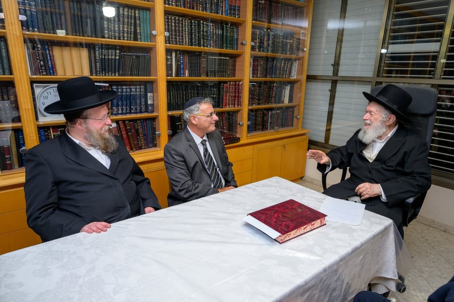 מנכ"ל כללית התברך אצל גדולי הרבנים שחיזקו את פעילותו