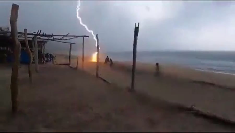 רגע פגיעת הברק