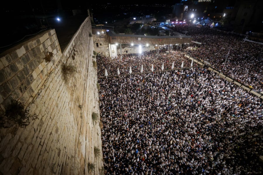100,000 איש במעמד הסליחות המרכזיות בכותל ערב יום כיפור בראשות הרבנים הראשיים