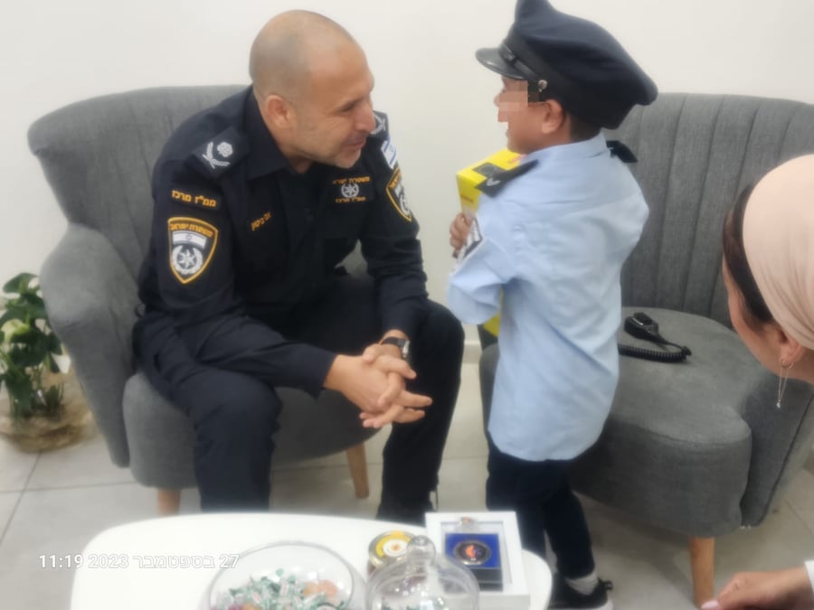 ביוזמת המש"ק החרדי: ילד בן 6 הגשים חלום "להיות שוטר ליום אחד" 