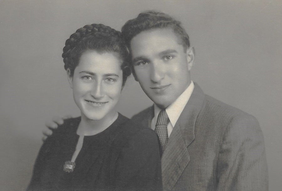 דב ברודר ז״ל ואשתו, בתיה ברודר, 1947