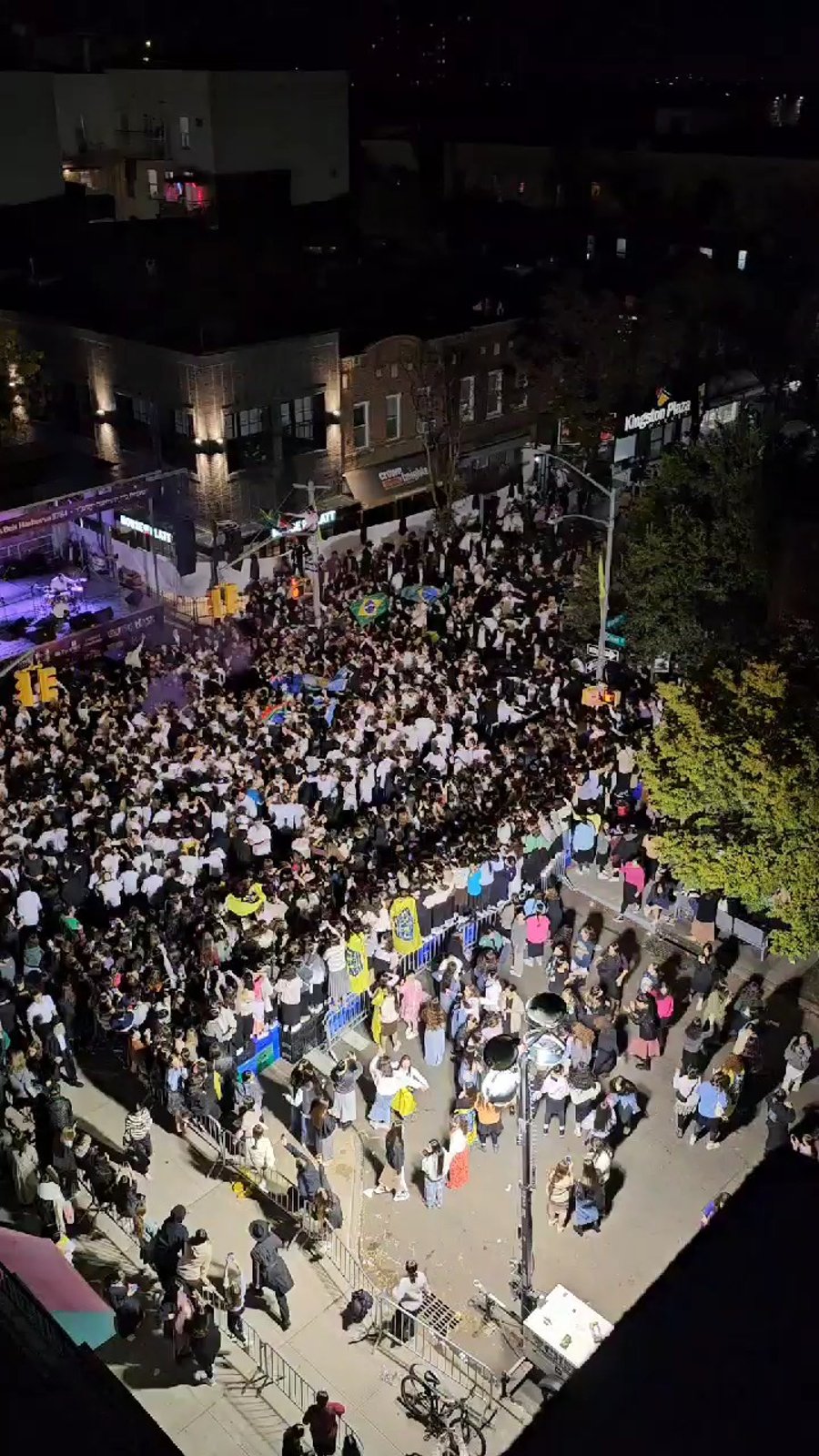 השמחה הגדולה בקראון הייטס