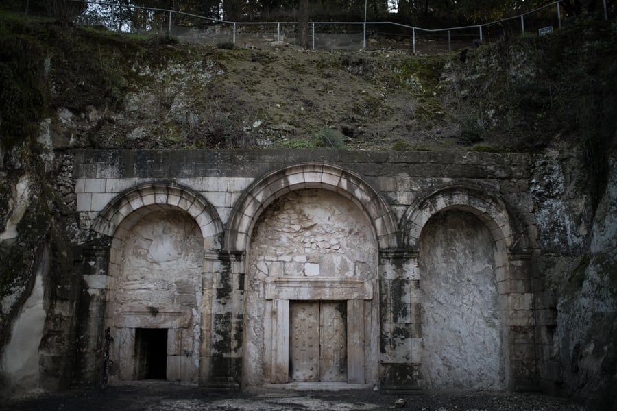 מערת הקבורה של רבי יהודה הנשיא באתר הארכיאולוגי בית שערים