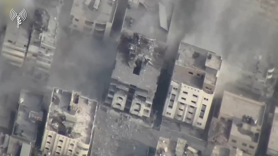 צפו בתיעוד ממטוסי חיל האוויר תוקפים את שכונת היוקרה של עזה - רימל