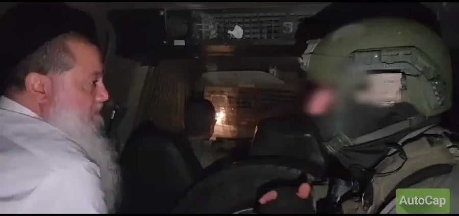אחד הלוחמים מודה לרב על החיזוק