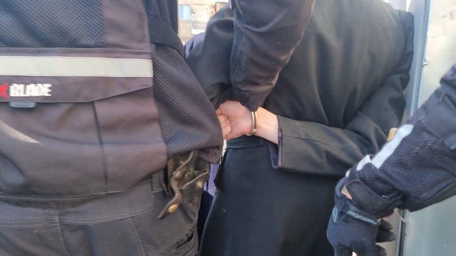 פעילות שוטרי מחוז ירושלים ומג"ב בשכונה למעצרם של החשודי