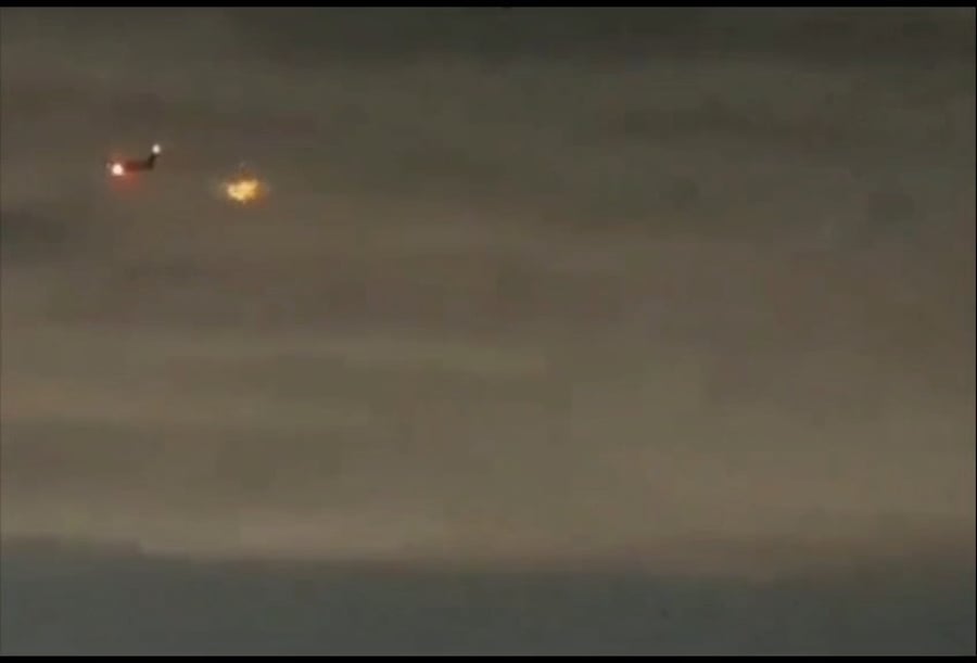 צפו: מסוק מתחמק מרקטות בשמי ישראל