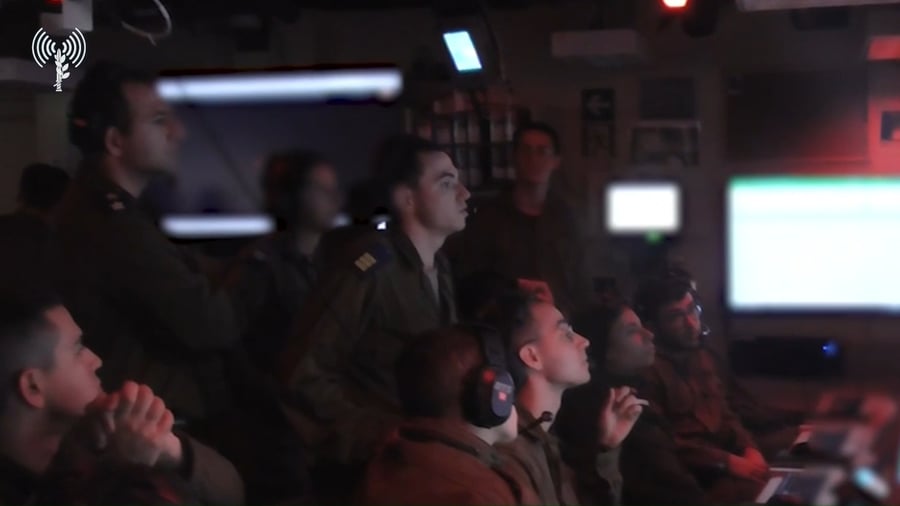 תיעוד מהתקיפה המבצעית הראשונה באמצעות ספינות טילים מדגם ׳סער 6'