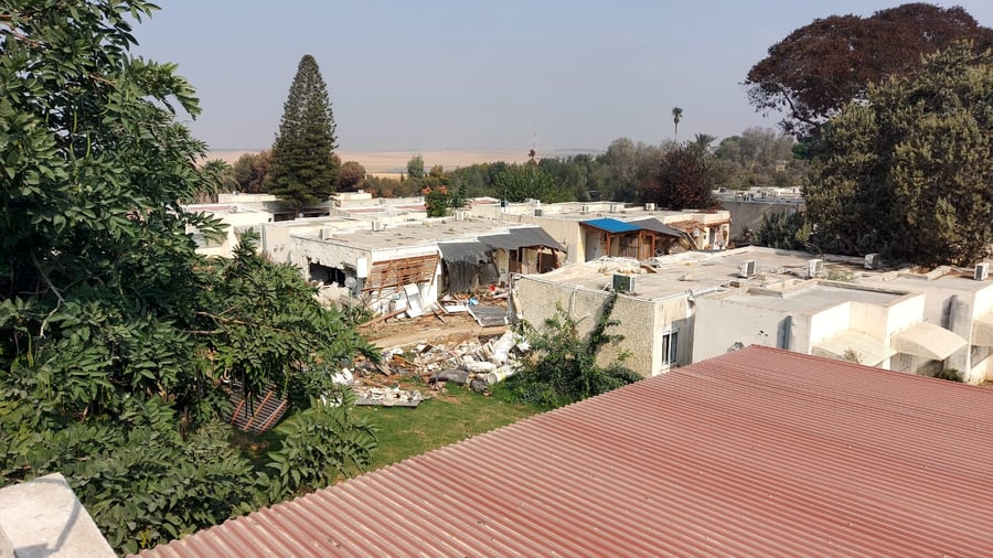 תיעוד מהגג. ההרס הרב על מקום מגורי הסטודנטים