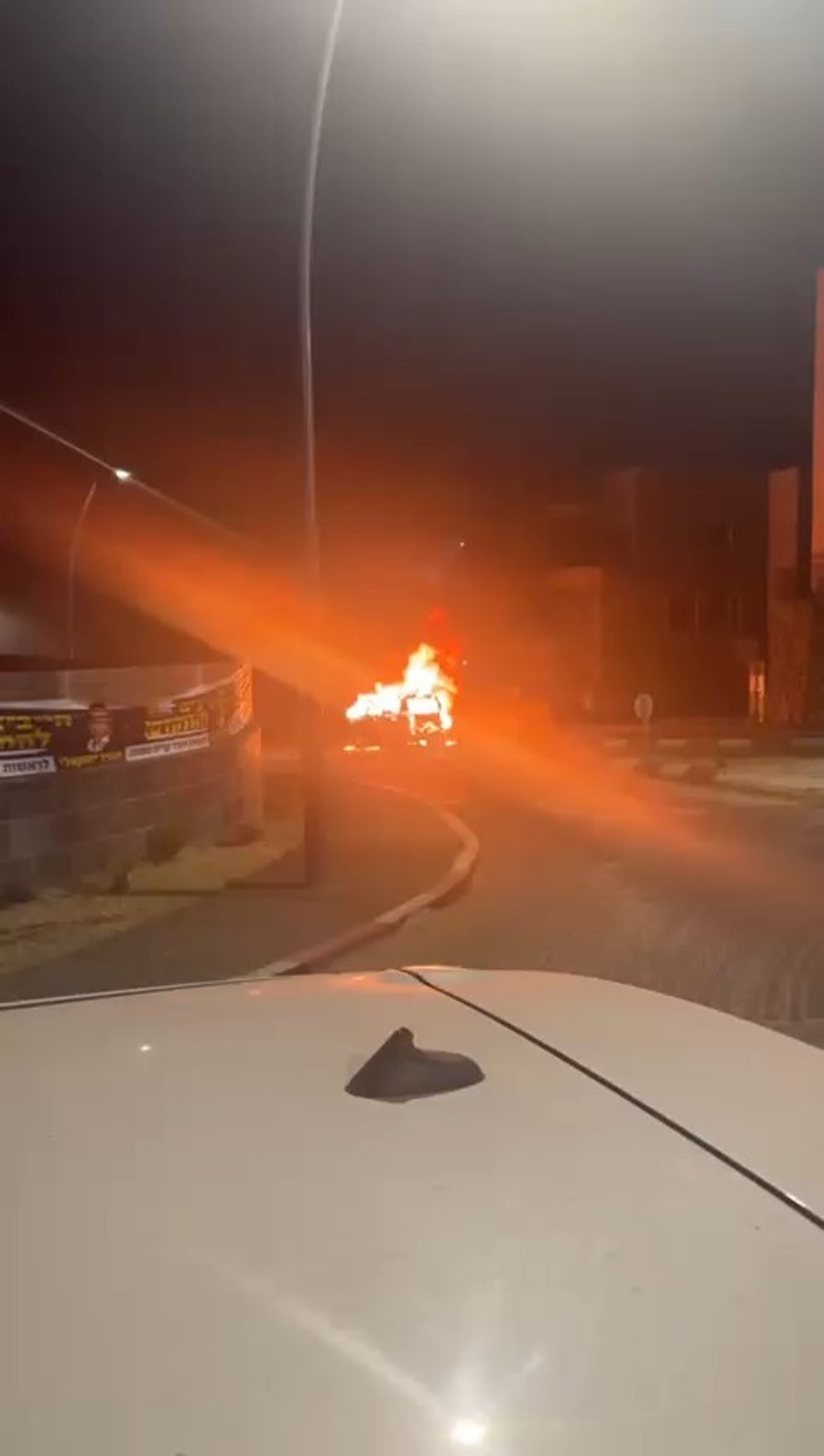 זירת הנפילה מקריית שמונה. פגיעה ישירה של רקטה ברכב