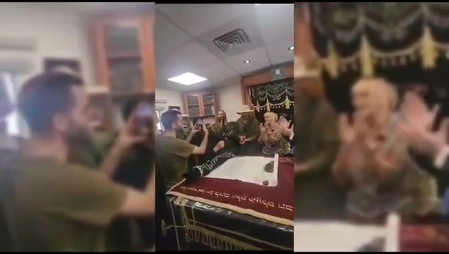 הכנסת ספר התורה, היום בבארי