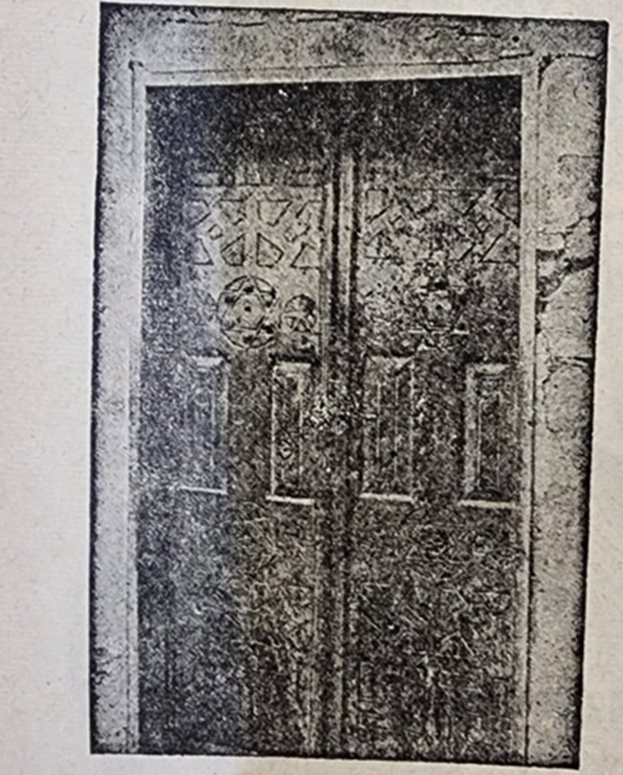 הדלתות המקוריות של בית הכנסת בעזה, שהועברו לחברון ונעלמו משם בפרעות תרפ"ט