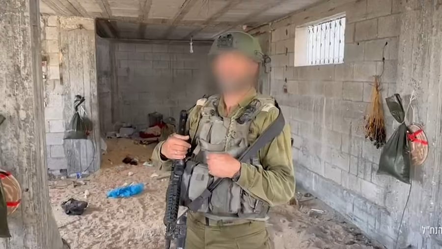 מפקד פלוגת הנדסה בחטיבת הנח"ל, רב-סרן ניר מסביר על המנהרות