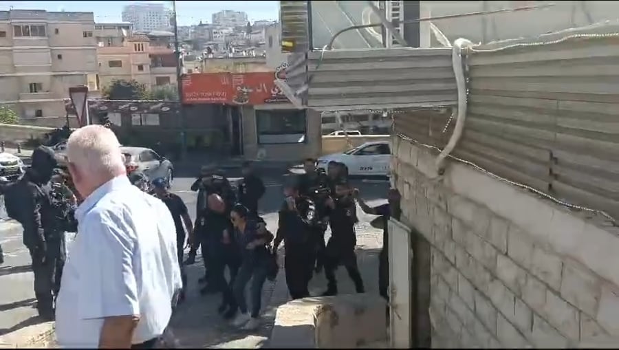 המשטרה מעכבת לחקירה כעת בנצרת