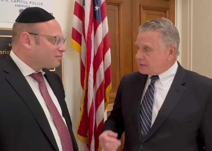 כריס סמית' עם הוניג 