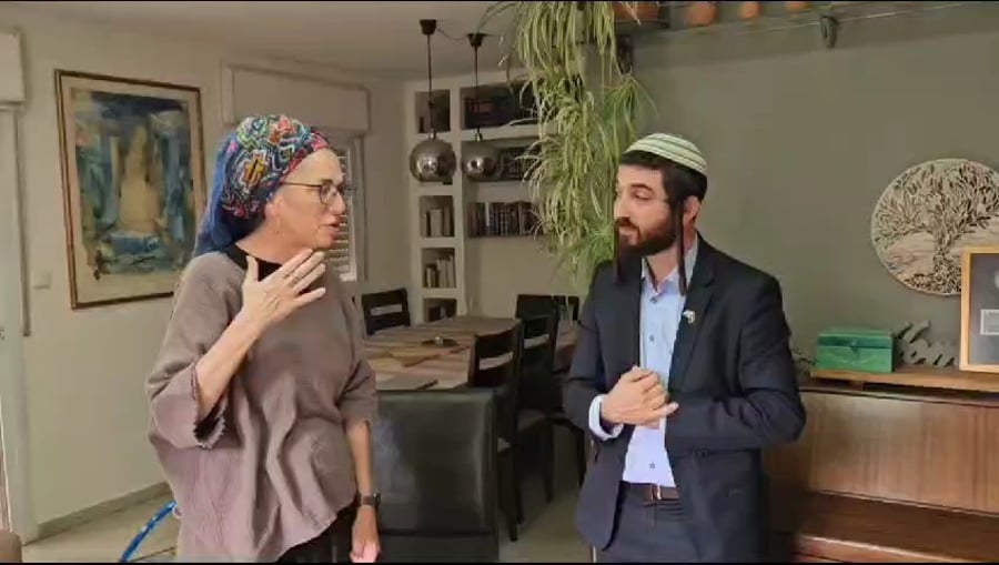 סוכות עם אם החטוף