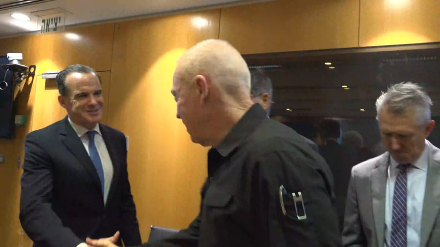 פגישת השר גלנט ושליח הבית הלבן למזרח התיכון מקגורק